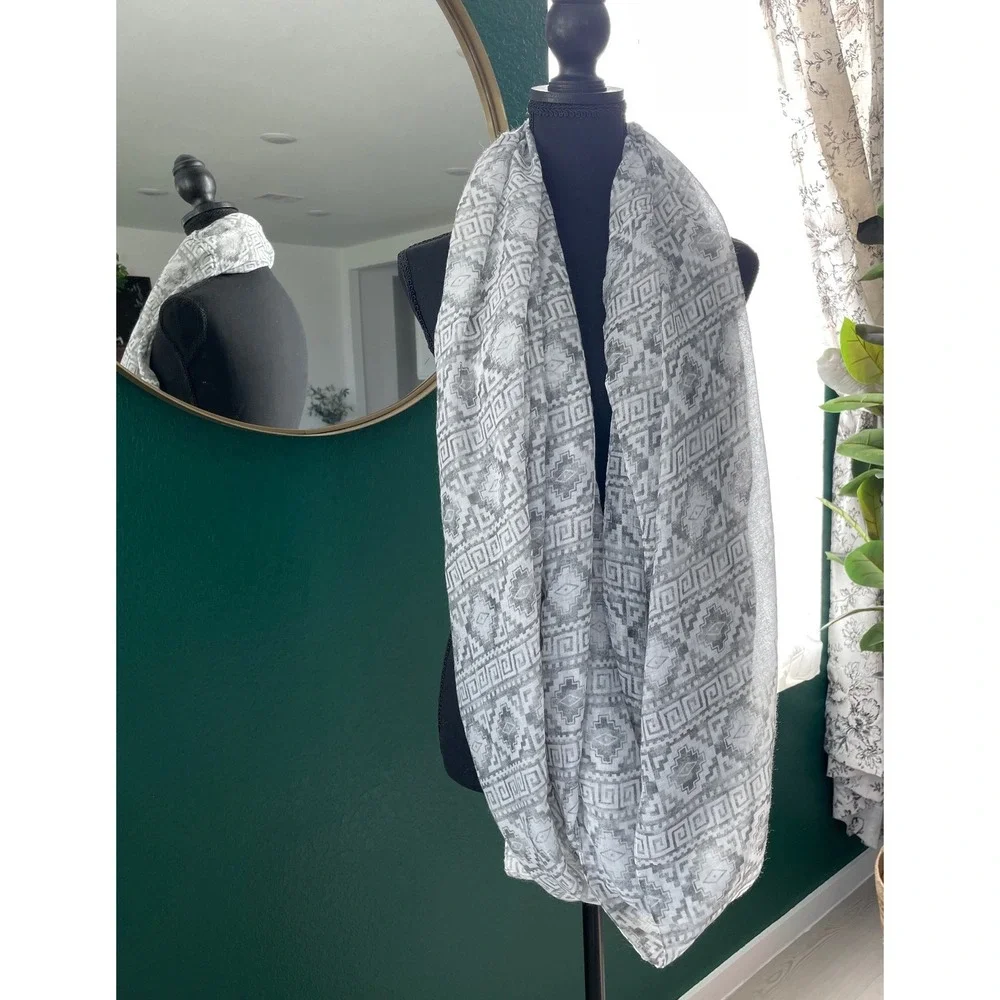 Lightweight Infinity Scarf Gray White Southwest‎ Geometric Print Boho Festival